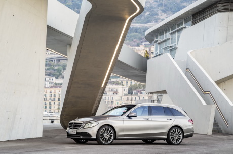 Mercedes classe c break restylée vue avant grise