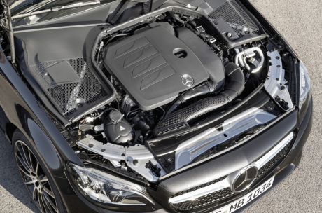 Mercedes Classe C cabriolet 2018 noire capot moteur ouvert