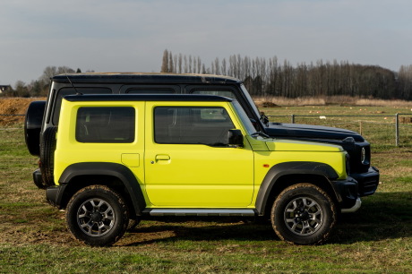 Suzuki Jimny vs Mercedes Classe G 63 AMG