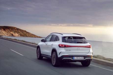 Mercedes eqa 2021 traction