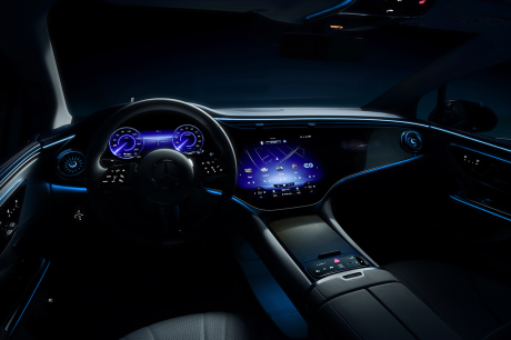Mercedes EQE planche de bord teaser