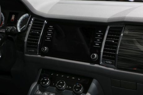 skoda kodiaq au mondial de Paris 2016 écran gps