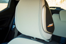 Nissan Micra 2017 Tekna pack bleu appuie-tête enceintes Bose