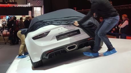Alpine A110 bachée au salon de Genève 2017