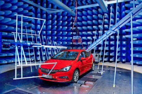opel astra test dans centre de Rüsselsheim