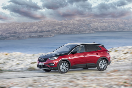 opel grandland X hybrid4 300 ch 4x4 dynamique