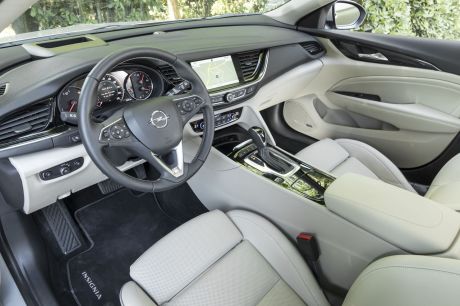 Opel Insignia Sports Tourer 2.0 Turbo D 170 AT8 (2017)