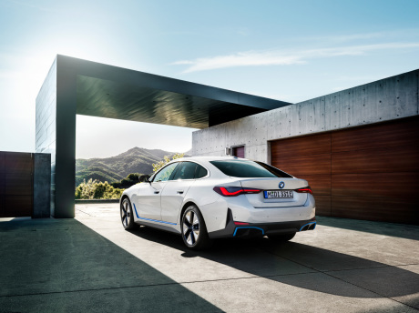bmw i4 2021 presentation design
