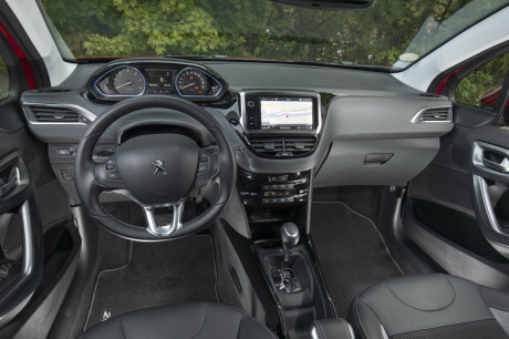 Peugeot 2008 A94 planche de bord