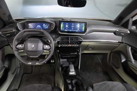 Peugeot 2008 planche de bord habitacle