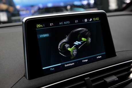 Dans certaines utilisations, l'hybride-rechargeable sera selon Alain Raposo aussi rentable que le diesel.