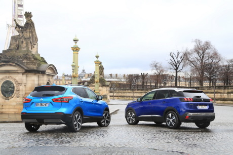 Nissan Qashqai 2018 et Peugeot 3008 statique arrière
