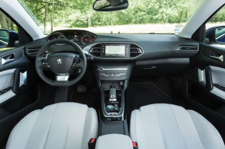 Peugeot 308 Allure planche de bord