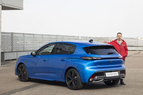 Peugeot 308 GT troisième génération couleur bleue vertigo