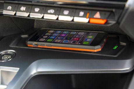 peugeot 308 2021 recharge par induction