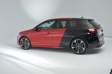 vue de profil Peugeot 308 GTI 2015