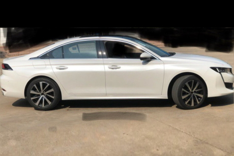 Peugeot 508 Chine vue de profil blanche
