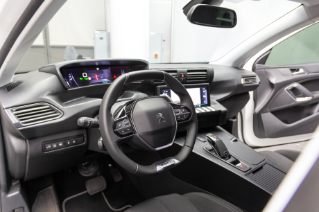 planche de bord hybride Peugeot 308 / nouvelle 508.
