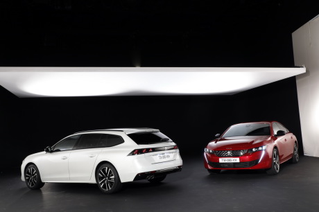 Peugeot 508 SW 2018 blanche GT Line et Peugeot 508 2018 rouge GT