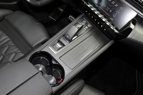 Peugeot 508 SW console centrale rangements