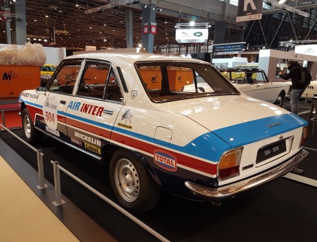 Peugeot 504 Tour Auto 2018 vue arrière blanche