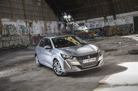 Statique hangar Peugeot 208 Puretech 75 Active
