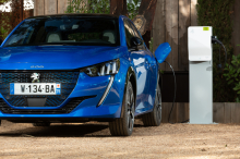peugeot 208 electrique bleue