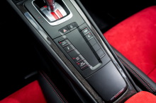 Porsche 911 GT2 RS Weissach console centrale