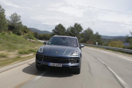 porsche cayenne hybride vu de face