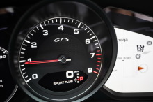 Les quatre modes de conduite et l'échappement Sport actif permettent de paramétrer la Panamera GTS selon ses envies.