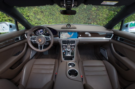 planche de bord porsche panamera hybride 2017