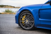 Porsche Panamera Sport Turismo Turbo bleu jante