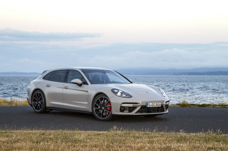 Porsche Panamera Sport Turismo Turbo craie avant droit