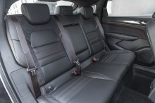 renault arkana hybride places arriere