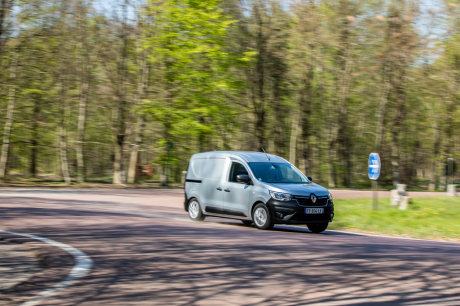 tenue de route renault express van 2021