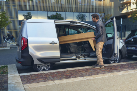 renault kangoo van 2021 accessibilité laterale sans pied de milieu