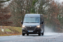 Renault Master route mouillée