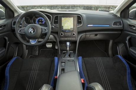 Renault Mégane GT 2016 vue générale de la planche de bord