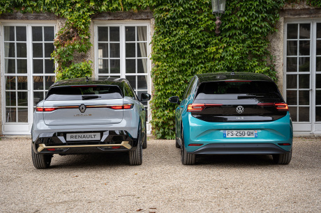 Renault Mégane E-Tech Electric vs Volkswagen ID.3 arrière