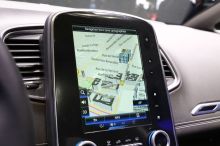 Renault Scénic 2016 vue de l'écran GPS R-Link2 8,7 pouces