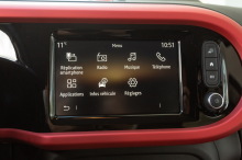 La Renault Twingo reÃÆÃâÃâ ââ¬â¢ÃÆÃ¢â¬Å¡Ãâçoit un tout nouveau systÃÆÃâÃâ ââ¬â¢ÃÆÃ¢â¬Å Ãâáme multimÃÆÃâÃâ ââ¬â¢ÃÆÃ¢â¬Å¡Ãâédia conÃÆÃâÃâ ââ¬â¢ÃÆÃ¢â¬Å¡Ãâçu avec Bosch. Nettement plus vÃÆÃâÃâ ââ¬â¢ÃÆÃ¢â¬Å¡Ãâéloce, il sera repris dans la nouvelle Clio.