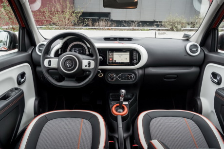 planche de bord renault twingo electrique