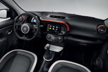 renault twingo red night