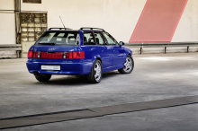 Audi RS2 bleu nogaro vue arrière