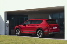 seat tarraco e-hybrid rouge borne de recharge