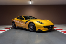 Cette Ferrari F12 Tour De France jaune « Giallo Triplo Strato » de 2016 n'affiche que 1 200 km au compteur.