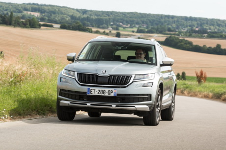 skoda kodiaq scout sur route