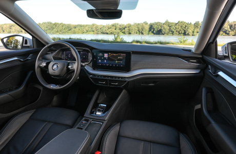 intérieur skoda octavia iV hybride