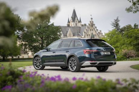 skoda superb prix 2021 scout