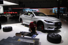 stand infiniti q60